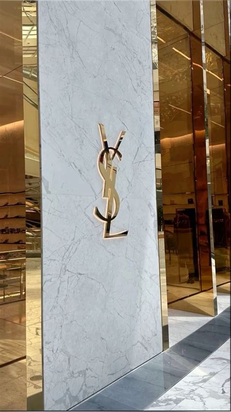 Yves Saint Laurent, clothing shop, Mall of the Emirates, 783, 